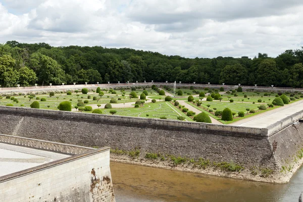 Jardins no Chateau Chenonceau no Vale do Loire, na França — Fotografia de Stock