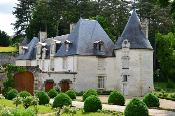 Sofistikovaná a plná chuť zahrada a zámek La Chatonniere nedaleko Villandry. Loire Valley — Stock fotografie