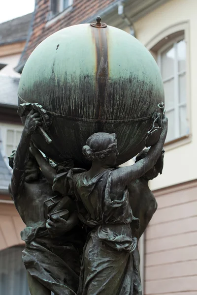 A estátua no pátio o museu Bartholdi em Colmar, França — Fotografia de Stock