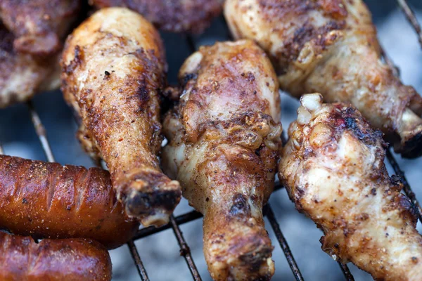 Barbecue with delicious grilled meat on grill — Stock Photo, Image