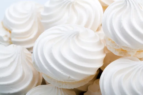 Galletas de vainilla francesa merengue sobre fondo blanco — Foto de Stock