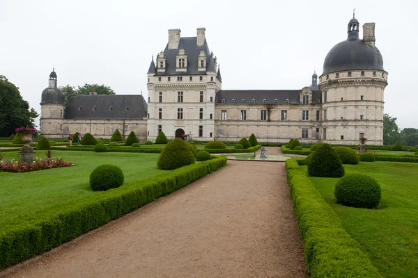 Tuin en het kasteel van Kos in Loirevallei in Frankrijk — Stockfoto