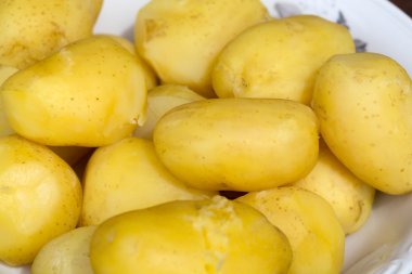 Kasede haşlanmış patates.