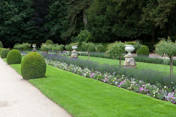 Giardini a Chateau Chenonceau nella Valle della Loira in Francia — Foto Stock