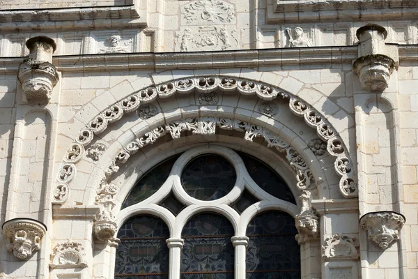 Kolegiátní kostel svatého Jana Křtitele v monteresor. údolí Loiry — Stock fotografie