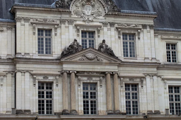 Kasteel van blois. gevel van de gaston d'orleans vleugel. Loire, Frankrijk — Stockfoto