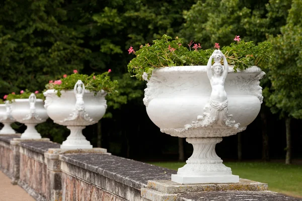 Pots de fleurs décoratifs avec le motif de la femme — Photo