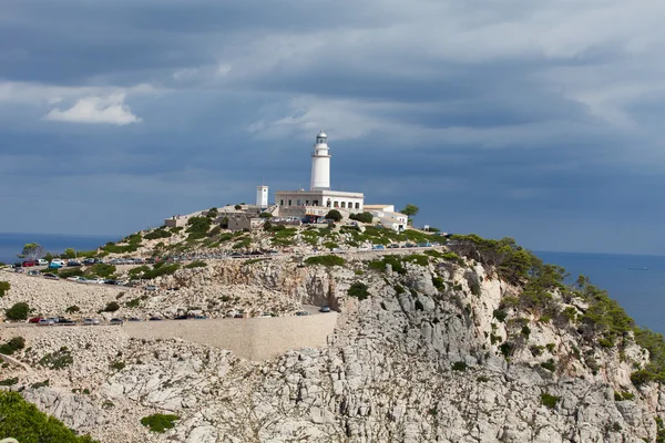Latarnia morska na cap de formentor. Wyspa Majorka, Hiszpania — Zdjęcie stockowe