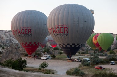 Kapadokya - sunrise adlı balon başlatmak için hazırlıklar