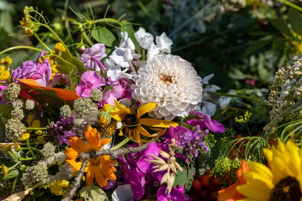 Traditional Bouquet Flowers Herbs Fruits Symbol Summer — Stock Photo, Image