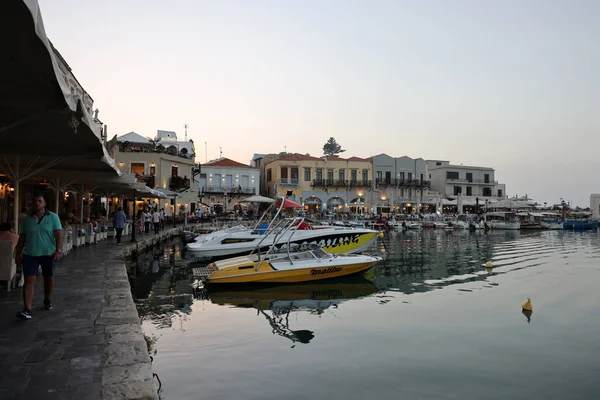 Rethymnon Creta Grecia Septiembre 2021 Restaurantes Junto Agua Primera Hora —  Fotos de Stock