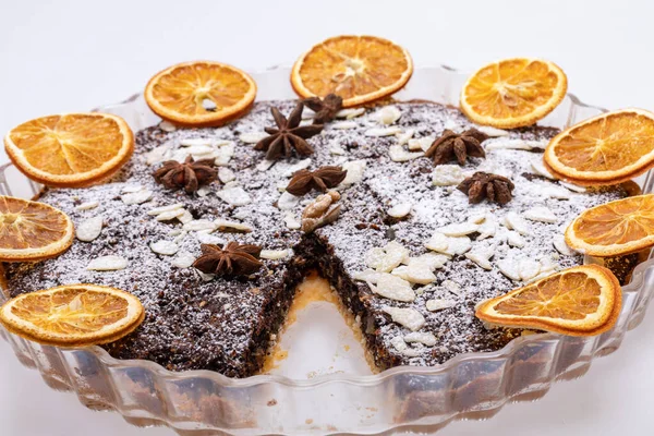 Torte Mit Mohn Und Früchten Bestreut Mit Puderzucker — Stockfoto