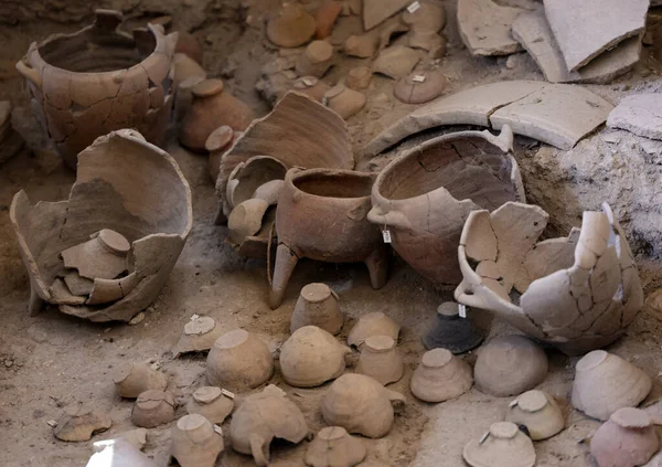 Santorini Greece July 2021 Recovered Ancient Pottery Prehistoric Town Akrotiri — Stock Photo, Image
