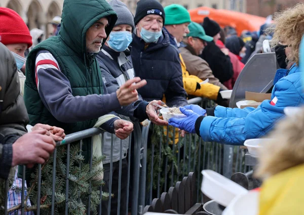 Krakow Poland Dec 2021 Christmas Eve Poor Homeless Main Square — Stock Photo, Image