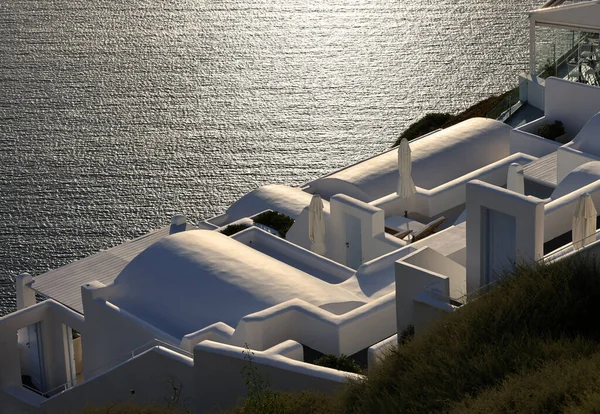 Wybielone Domy Tarasami Basenami Pięknym Widokiem Imerovigli Wyspie Santorini Grecja — Zdjęcie stockowe