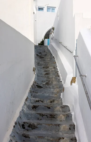 Escalones Piedra Estrechos Una Pieza Tradicional Arquitectura Isla Santorini Países — Foto de Stock
