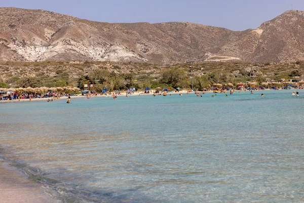 Elafonisi Kreta Grecja Września 2021 Ludzie Relaksujący Się Słynnej Różowej — Zdjęcie stockowe