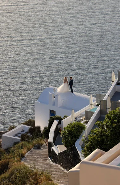 Imerovigli Santorini Řecko Června 2021 Nevěsta Ženich Během Romantického Focení — Stock fotografie