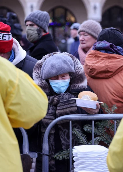 Cracovia Polonia Diciembre 2021 Nochebuena Para Pobres Sin Hogar Plaza — Foto de Stock