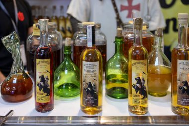 Cracow, Polonya - 3 Kasım 2021: Uluslararası Şarap Fuarı ENOEXPO, Krakow. Dünyanın dört bir yanından şarap üreticileri ithalat dağıtımcıları ve temsilcileriyle tanışıyor.. 