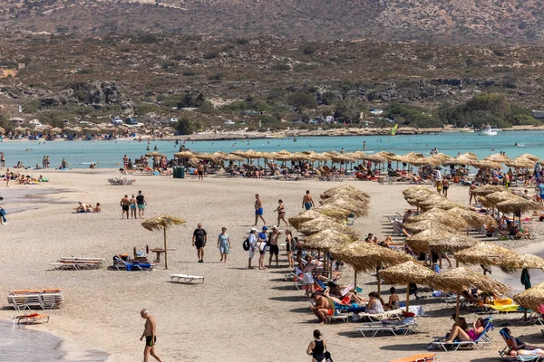 Elafonisi Creta Grecia Settembre 2021 Persone Che Rilassano Sulla Famosa — Foto Stock