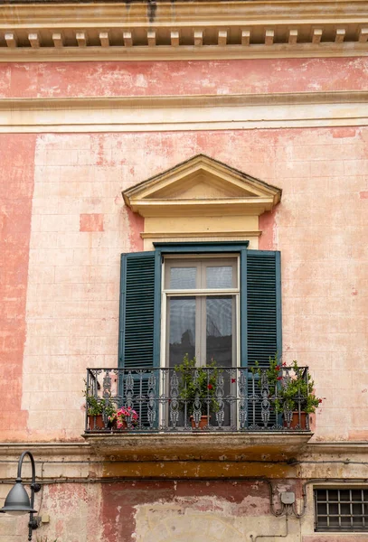 Facade House Shutters Small Balcony Matera Basilicata Italy — Stockfoto