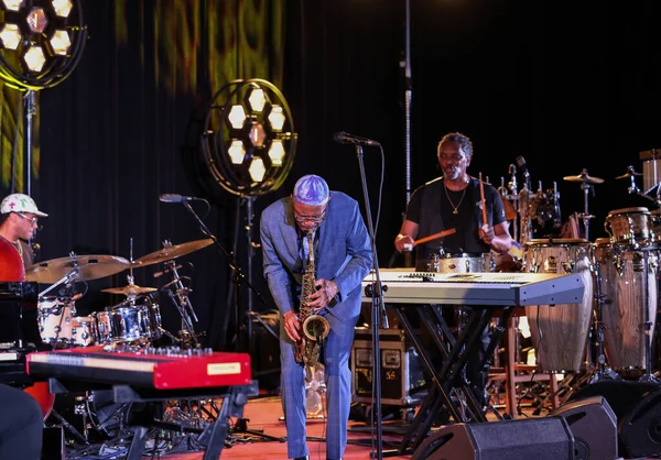 Cracow, Polonya - 08 Temmuz 2022: Kenny Garrett Quintet Polonya 'nın Krakow kentinde düzenlenen Yaz Caz Festivali' nde Kijow Center sahnesinde canlı performans sergiledi. 