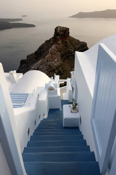 Escalones Piedra Estrechos Una Pieza Tradicional Arquitectura Isla Santorini Países — Foto de Stock