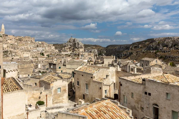 마테라 Sassi Matera 전경은 마테라 역사적 지역으로 주거지로 알려져 바실리카타 — 스톡 사진