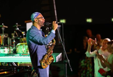Cracow, Polonya - 08 Temmuz 2022: Kenny Garrett Quintet Polonya 'nın Krakow kentinde düzenlenen Yaz Caz Festivali' nde Kijow Center sahnesinde canlı performans sergiledi. 