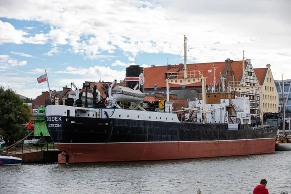 波兰格但斯克 2020年9月9日 索尔德克号是第二次世界大战后在波兰建造的第一艘船 于今天驶向格但斯克造船厂和博物馆 — 图库照片