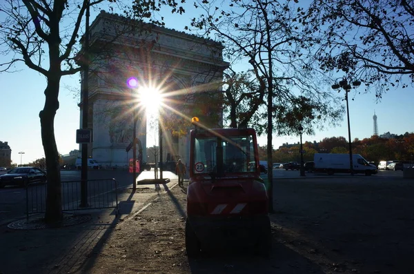 Paryż Francja Listopada 2018 Promienie Słoneczne Łuk Triumfalny Łuk Triumfalny — Zdjęcie stockowe