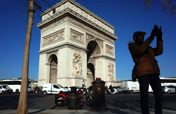 Paris Frankrike November 2018 Svart Man Tar Selfie Paris Med — Stockfoto