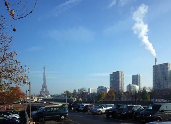 Paris Fransa Kasım 2018 Paris Şehir Manzaralı Arabalar Eyfel Kulesi — Stok fotoğraf