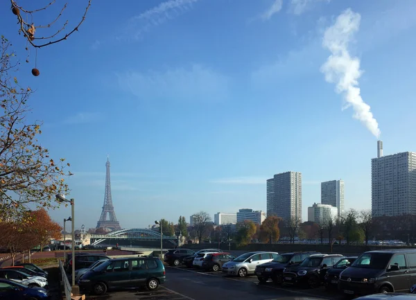 París Francia Noviembre 2018 Coches Aparcamiento Con Paisaje Urbano París —  Fotos de Stock