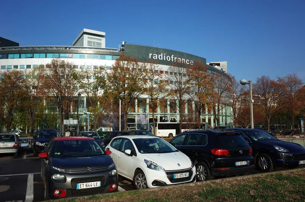 Paris Frankreich November 2018 Autos Auf Dem Parkplatz Vor Radio — Stockfoto