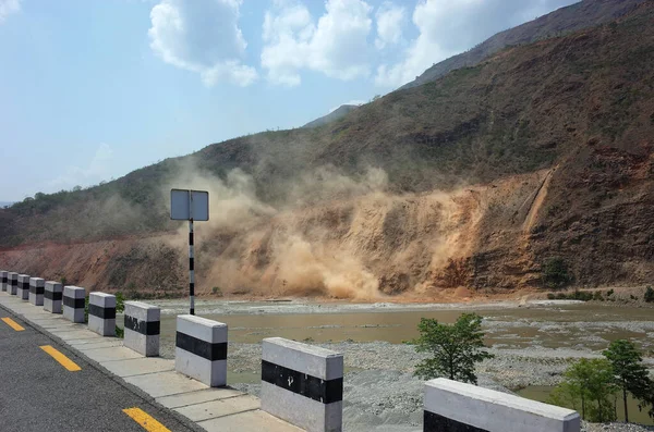 Himalaia Nepal Junho 2019 Construção Uma Nova Estrada Montanha Vento — Fotografia de Stock