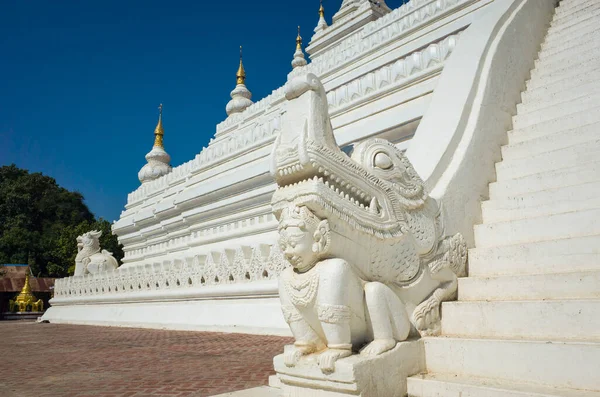 Amarapura Mandalay Myanmar Januari 2020 Trappa Dekoration Skulptur Detalj Vit — Stockfoto