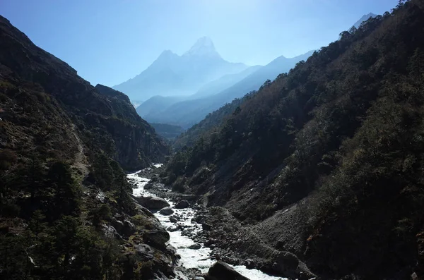 Vista Matutina Del Río Imja Khola Con Fondo Montaña Ama —  Fotos de Stock