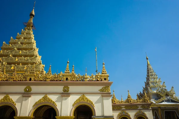 Mahamuni Buddha Temple Βουδιστικός Ναός Και Σημαντικό Προσκύνημα Στο Mandalay — Φωτογραφία Αρχείου