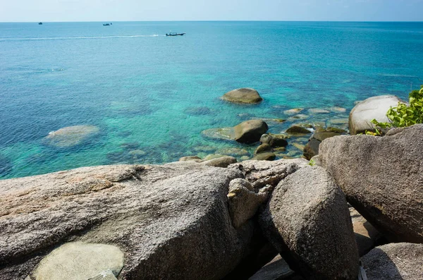 Ilha Tropical Costa Com Água Cristalina Turquesa Fundo Rochoso Pedras — Fotografia de Stock