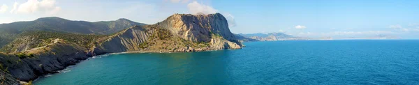 Panorama of Summer Landscape with Sea and Mountain Range — Stock Photo, Image