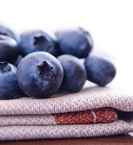 Nahaufnahme Bild von Blaubeeren auf der Stoffserviette — Stockfoto