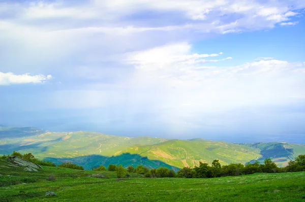 Beautiful Mountain Valley with Sunlight — Stock Photo, Image