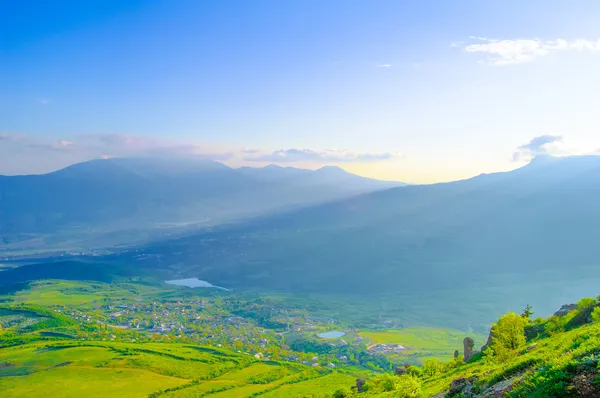 Beautiful Mountain Valley with Sunlight — Stock Photo, Image