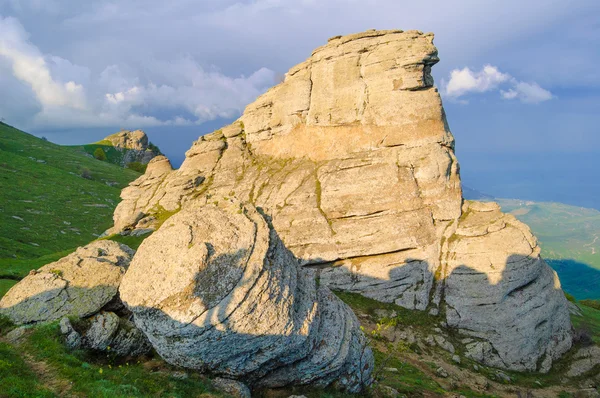 Beautiful Sunset in the Demerdzhi Mountains. Crimea, Ukraine — Stock Photo, Image