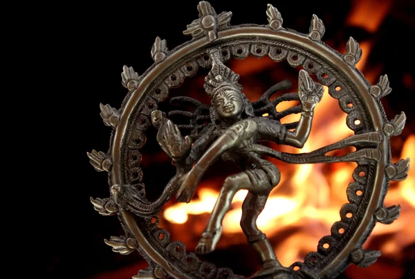 Hint hindu tanrısı Şiva nataraja heykeli — Stok fotoğraf