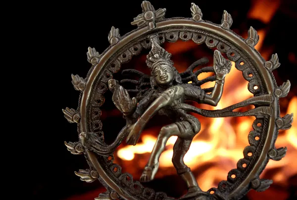 인도 힌두교 신 Shiva Nataraja의 동상 — 스톡 사진