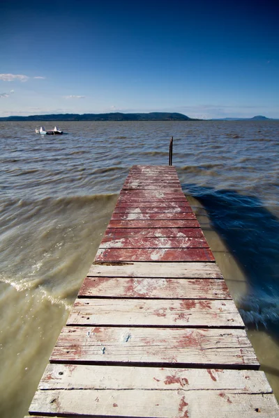 Seebrücke im See — Stockfoto