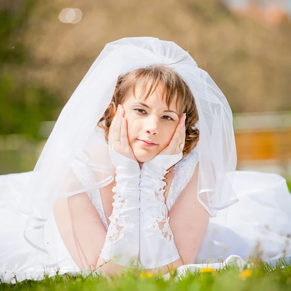 Junge Braut — Stockfoto